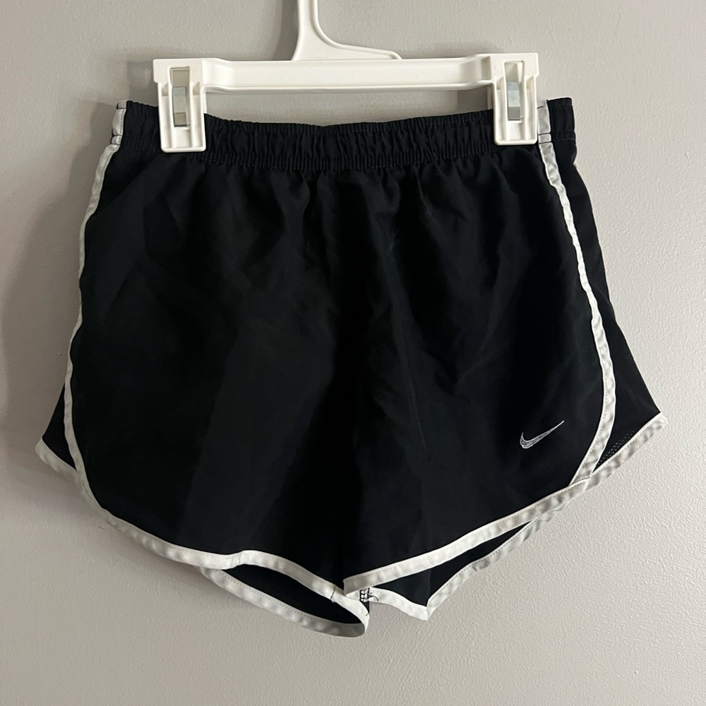 black nike shorts size xs